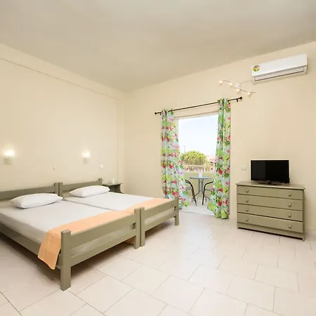Sidari Inn סידריון